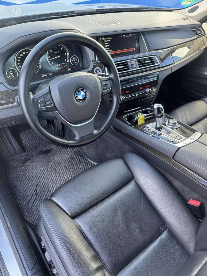 BMW 730, 3.0 l., Лимузин