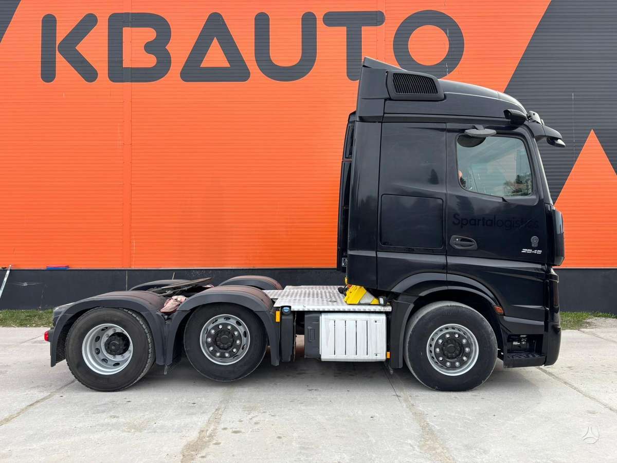 Mercedes-Benz Actros 2545 6x2/4, single sleeper