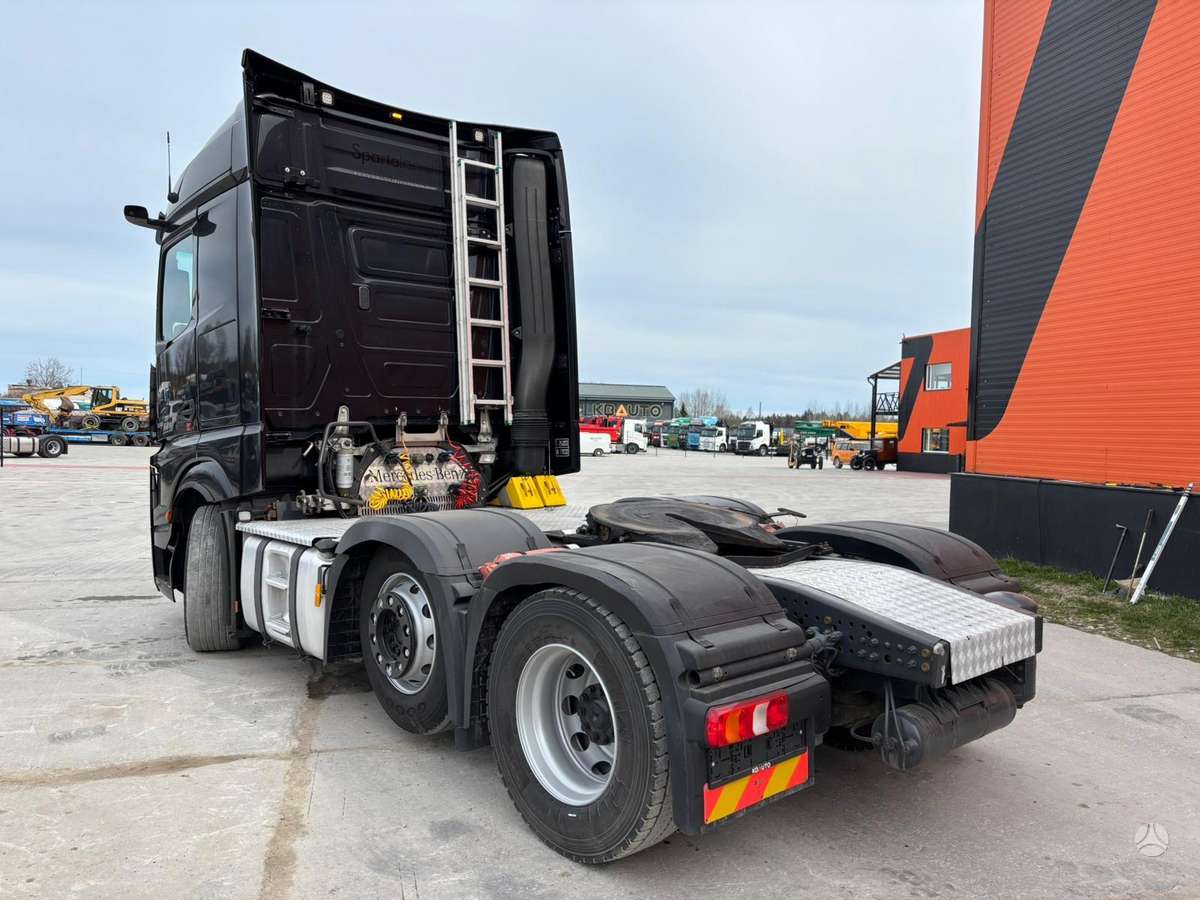 Mercedes-Benz Actros 2545 6x2/4, single sleeper