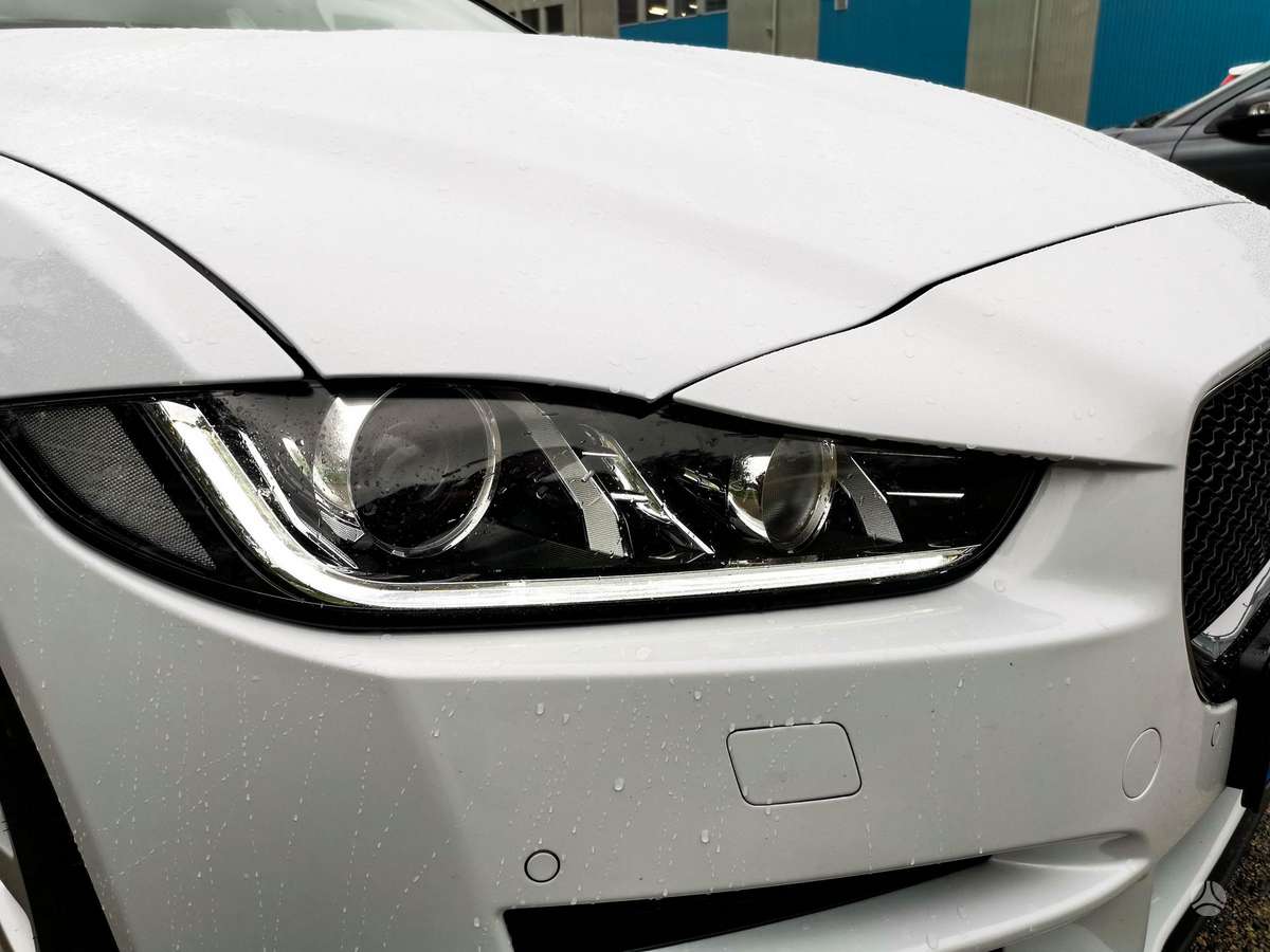 Jaguar XE, 2.0 l., Седан