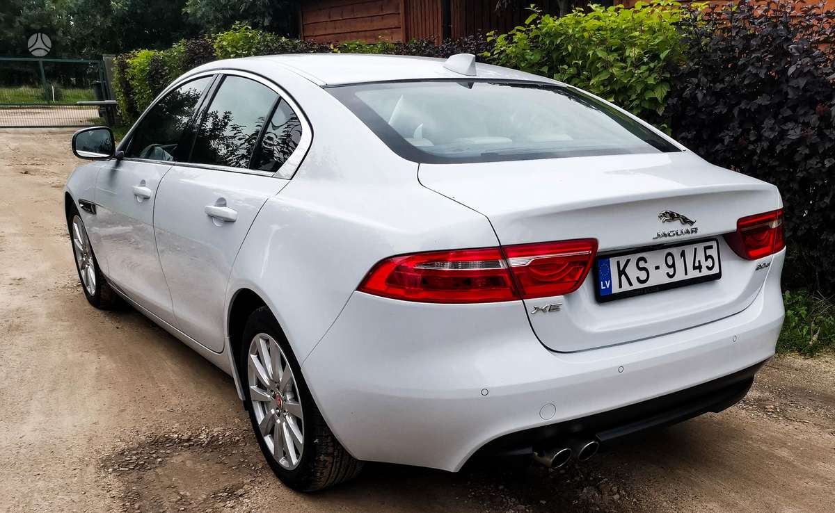 Jaguar XE, 2.0 l., Седан