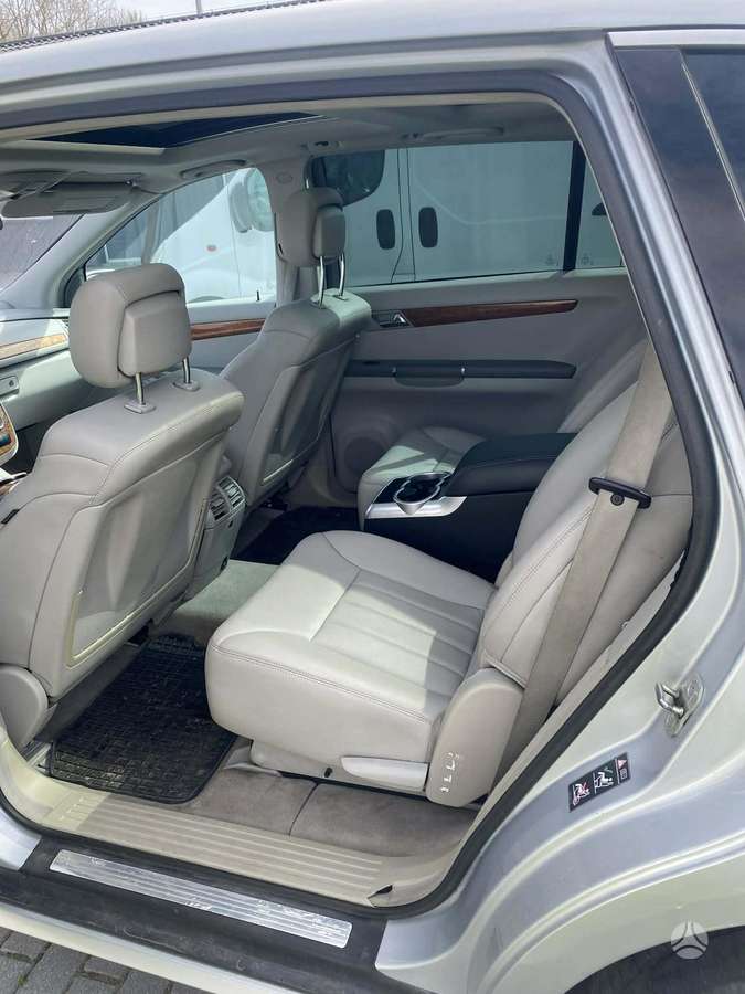 Mercedes-Benz R350 dalimis