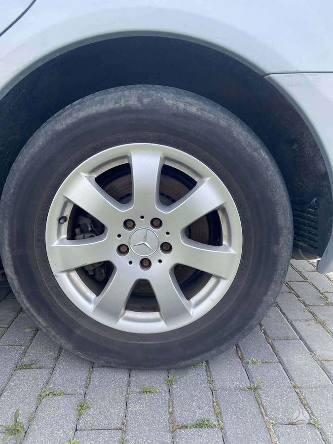 Mercedes-Benz R350 dalimis