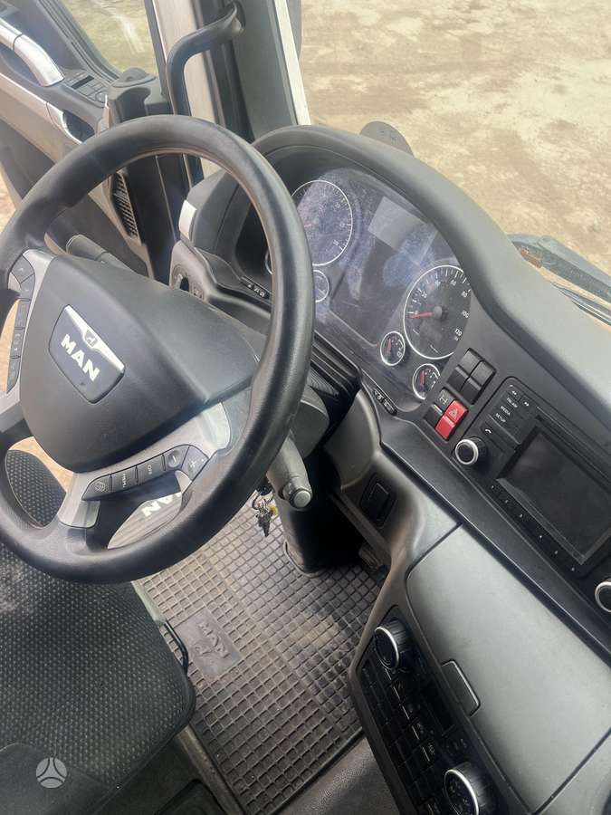 MAN TGX, double sleeper