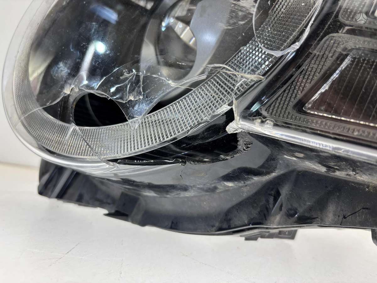 Land Rover Defender, L8B213W030HG, Cen30951
