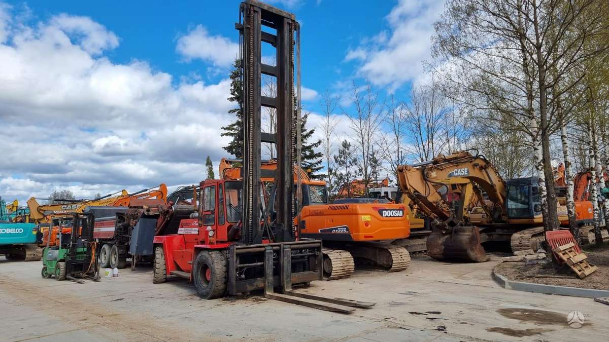 Kalmar DC 15.6XL, vertikalūs keltuvai