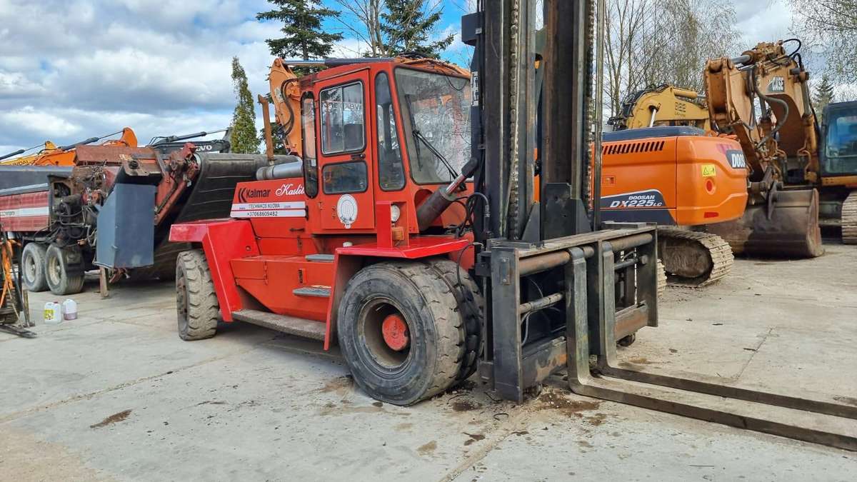 Kalmar DC 15.6XL, vertikalūs keltuvai