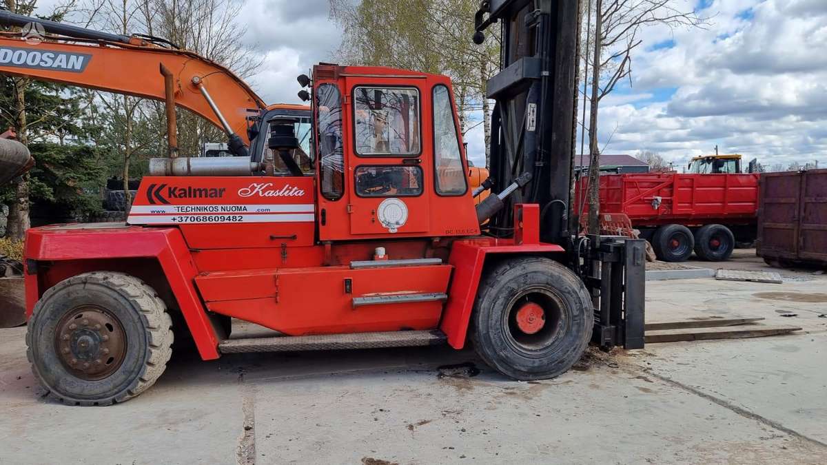 Kalmar DC 15.6XL, vertikalūs keltuvai