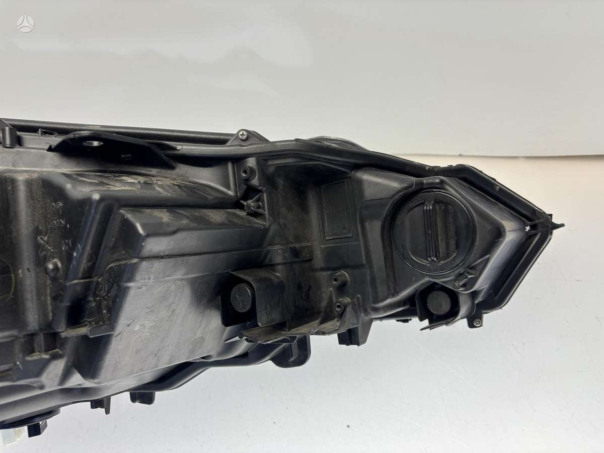 Lexus UX klasė Cen30956