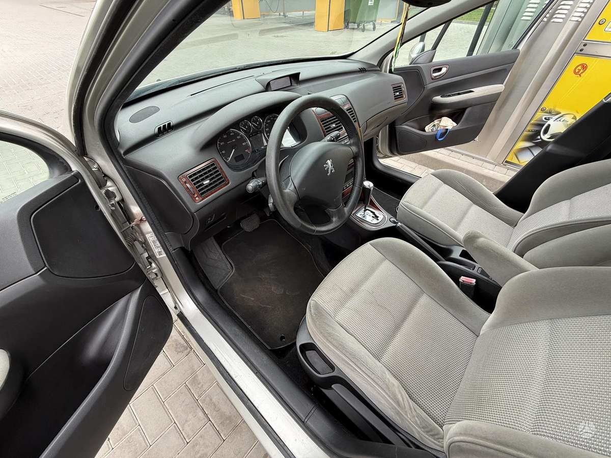Peugeot 307, 1.6 l., hatchback