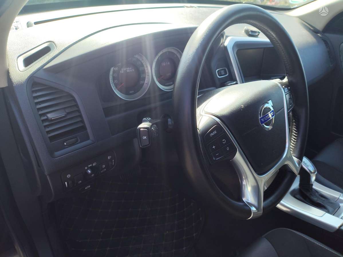 Volvo XC60 - 11