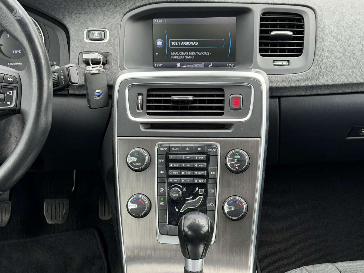 Volvo S60, 1.6 l., Седан