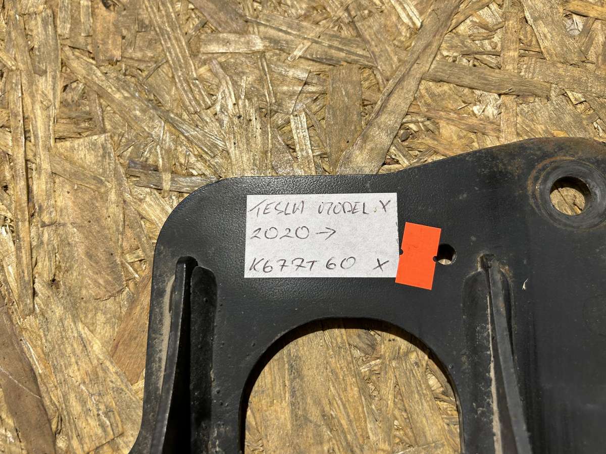 Tesla Model Y, 151441100F, Cen29983