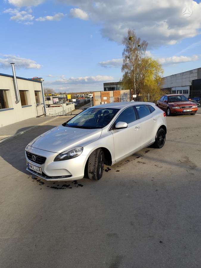 Volvo V40, 2.0 l., hatchback