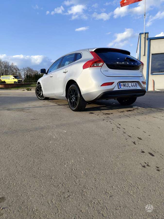 Volvo V40, 2.0 l., hatchback