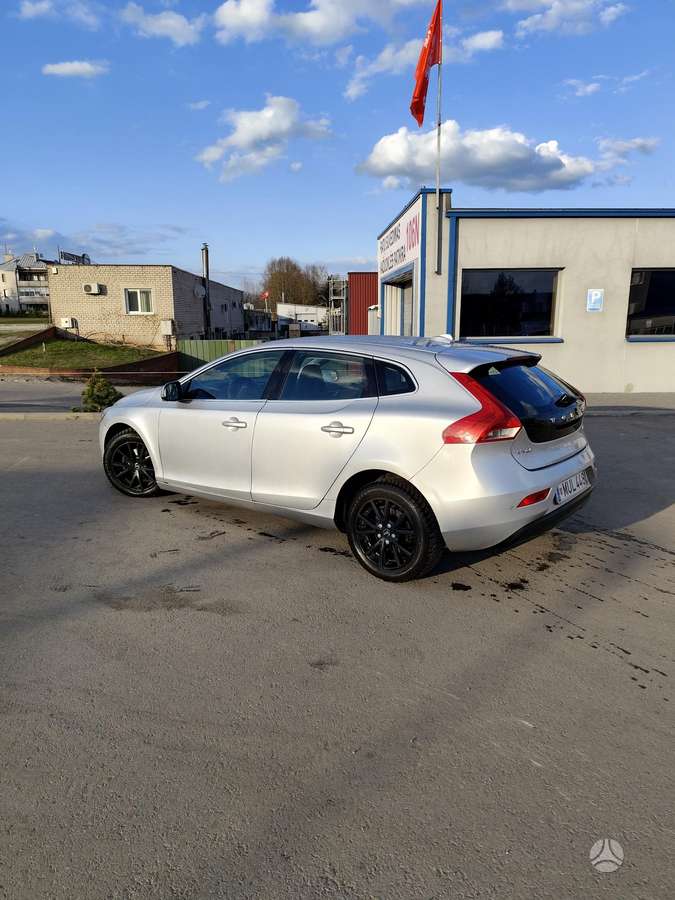 Volvo V40, 2.0 l., hatchback
