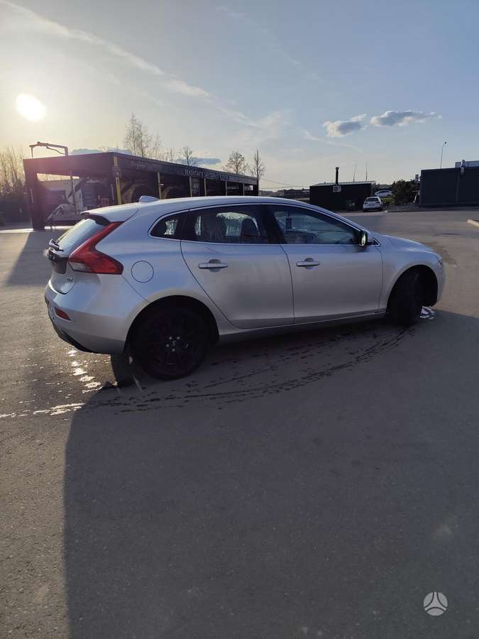 Volvo V40, 2.0 l., hatchback