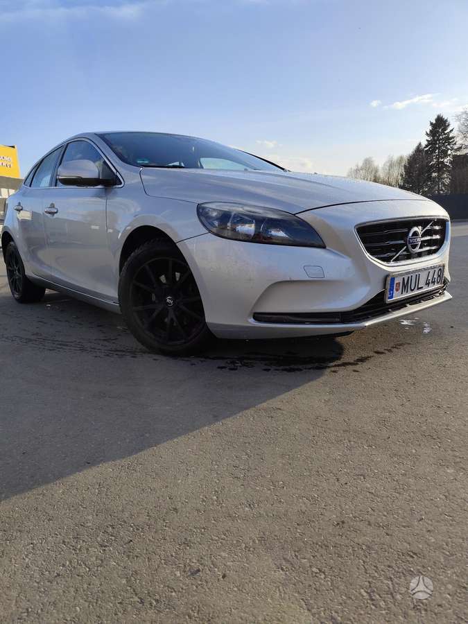 Volvo V40, 2.0 l., hatchback