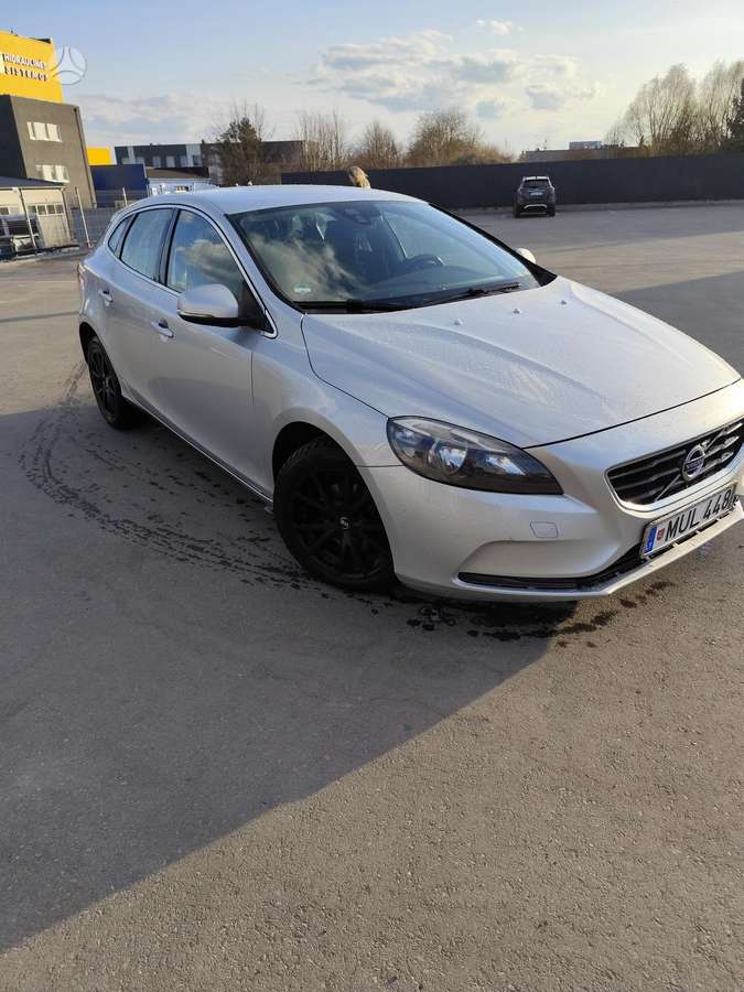 Volvo V40, 2.0 l., hatchback