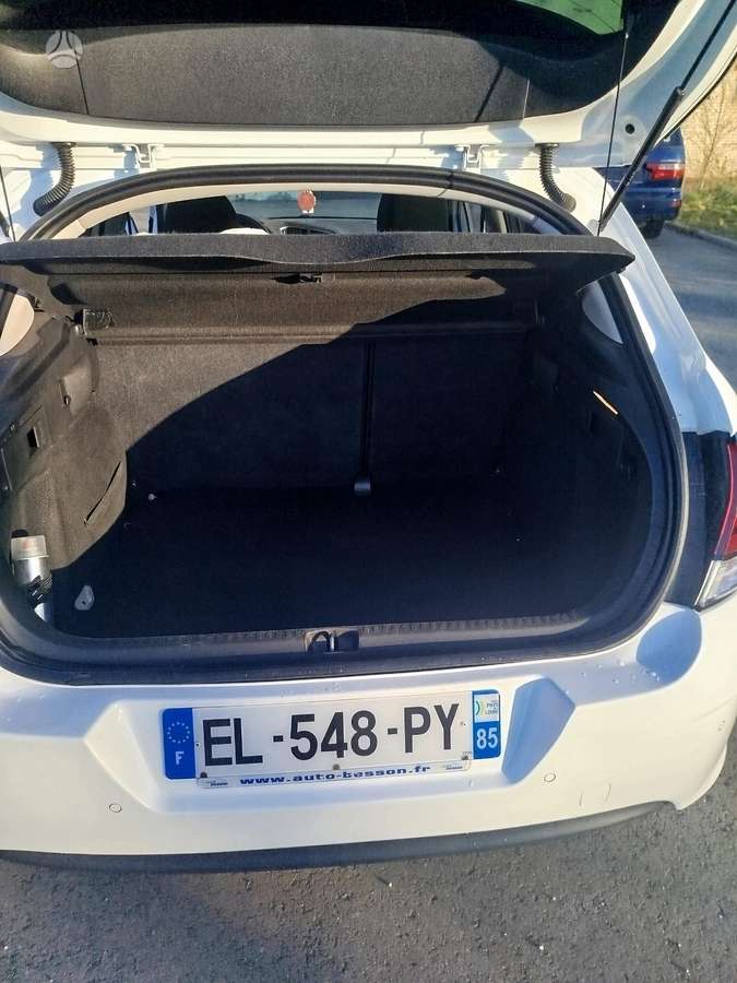 Citroen C4, 1.6 l., hatchback