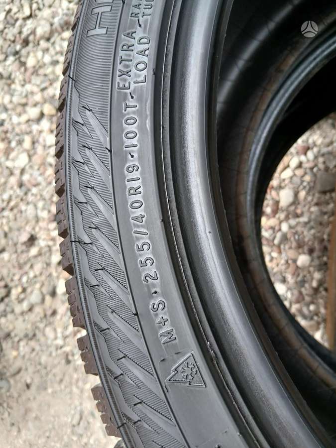 Nokian, universalios 255/40 R19