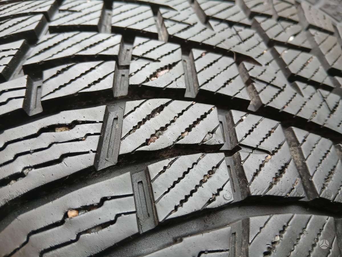 Nokian, всесезонные 255/40 R19