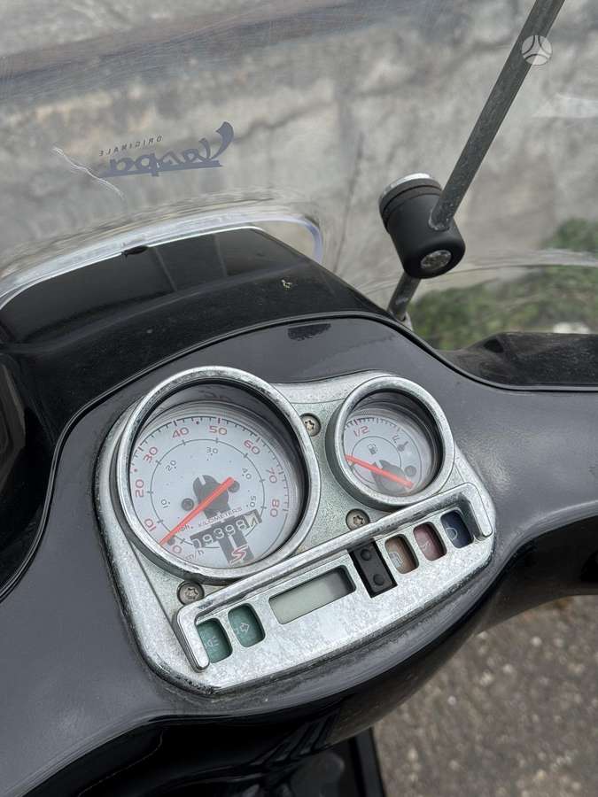 Piaggio Vespa 49cc, scooters / mopeds