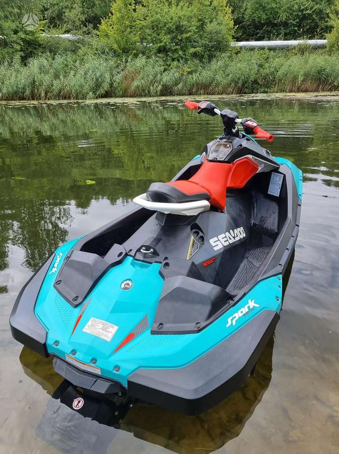Sea-Doo Trixx, jet skis