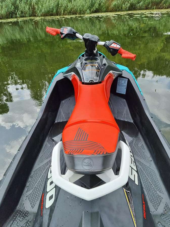 Sea-Doo Trixx, jet skis