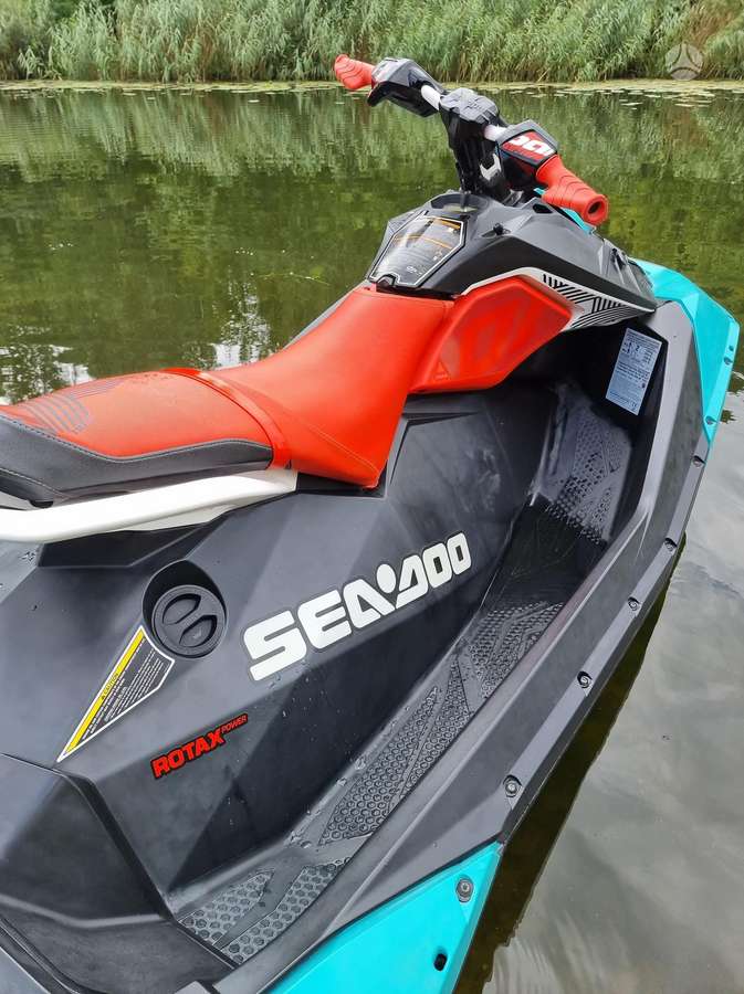 Sea-Doo Trixx, jet skis