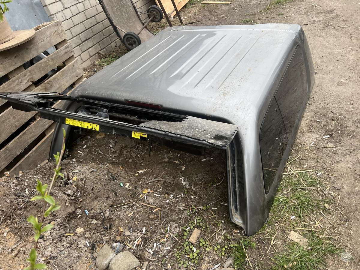 Nissan Navara for parts. Parduodamas visas ant dalių kėbulo defektai mu štas de