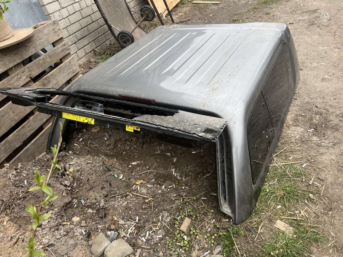 Nissan Navara Galinio lango defektai