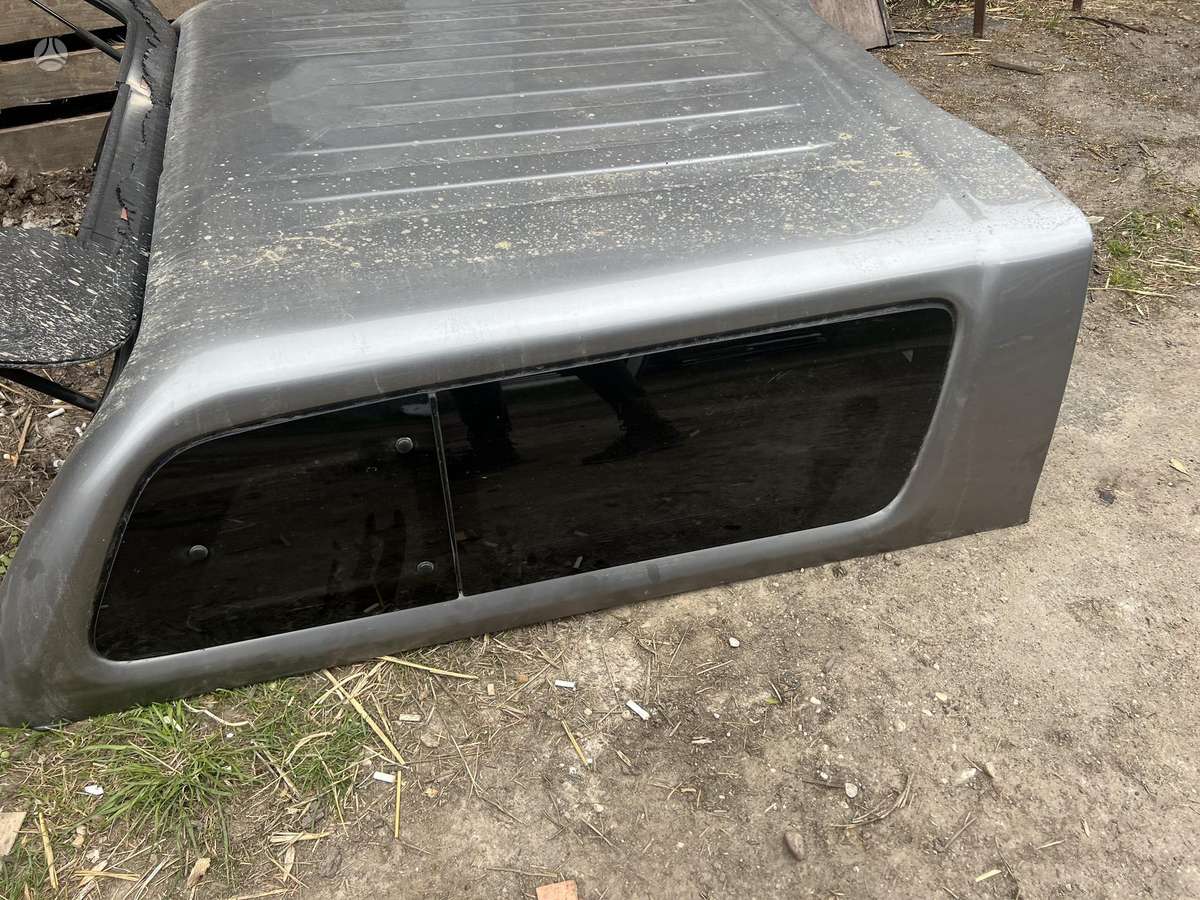 Nissan Navara for parts. Parduodamas visas ant dalių kėbulo defektai mu štas de