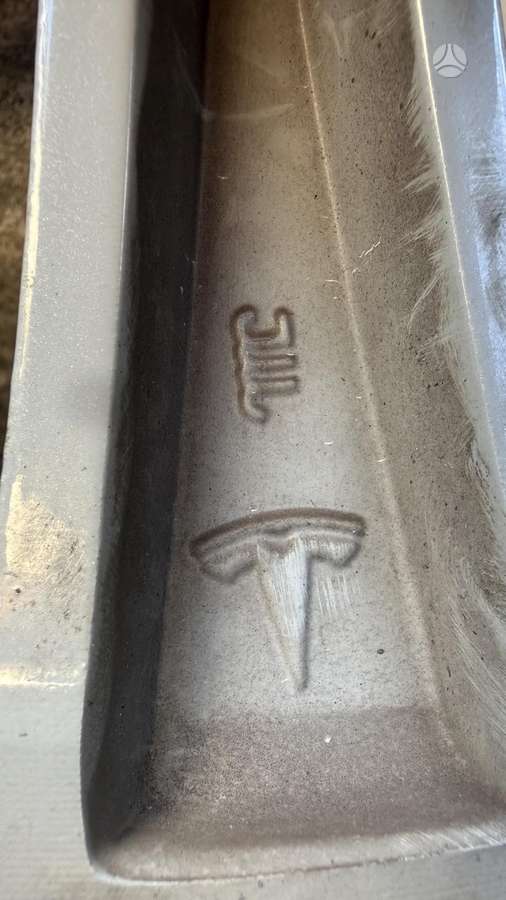 TESLA Model 3, light alloy, R19