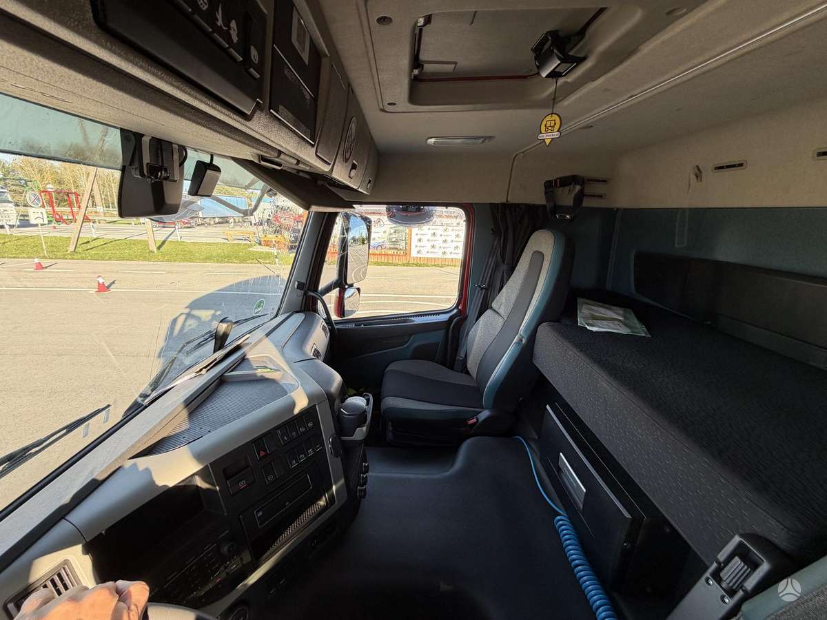 Volvo FM, single sleeper