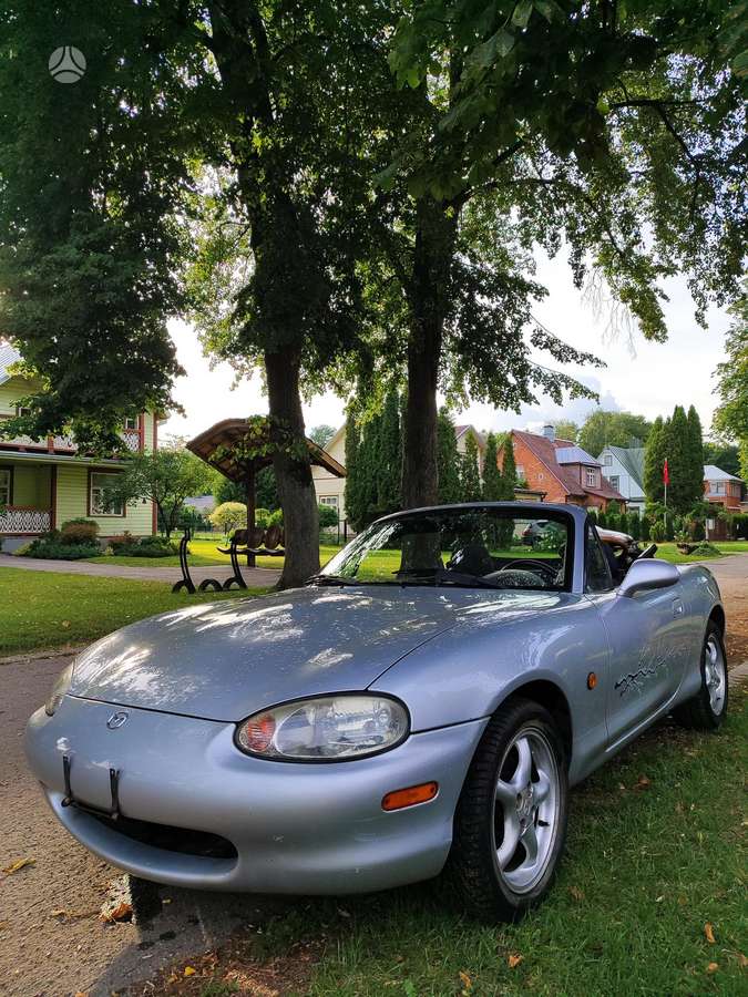 Mazda MX-5, 1.6 l., convertible