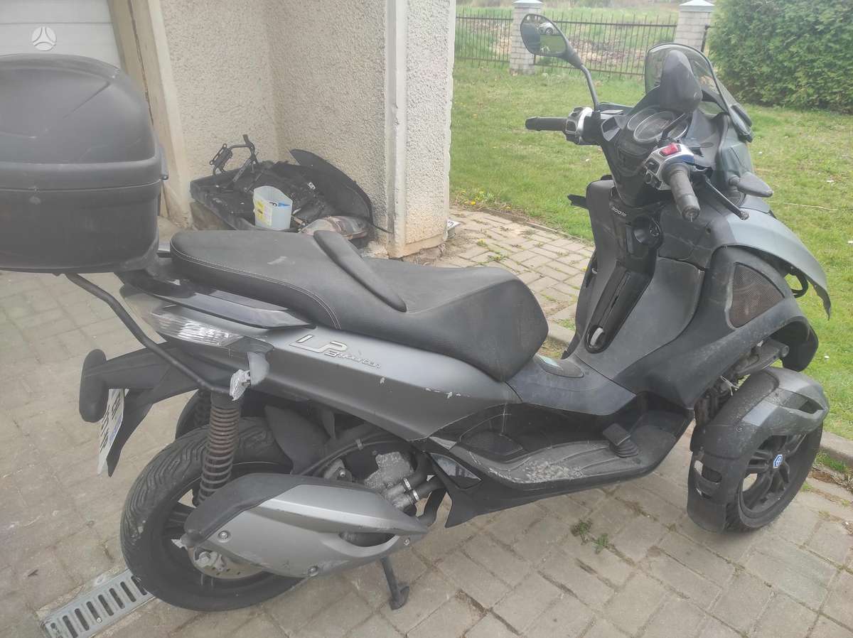 Piaggio MP3, scooters / mopeds