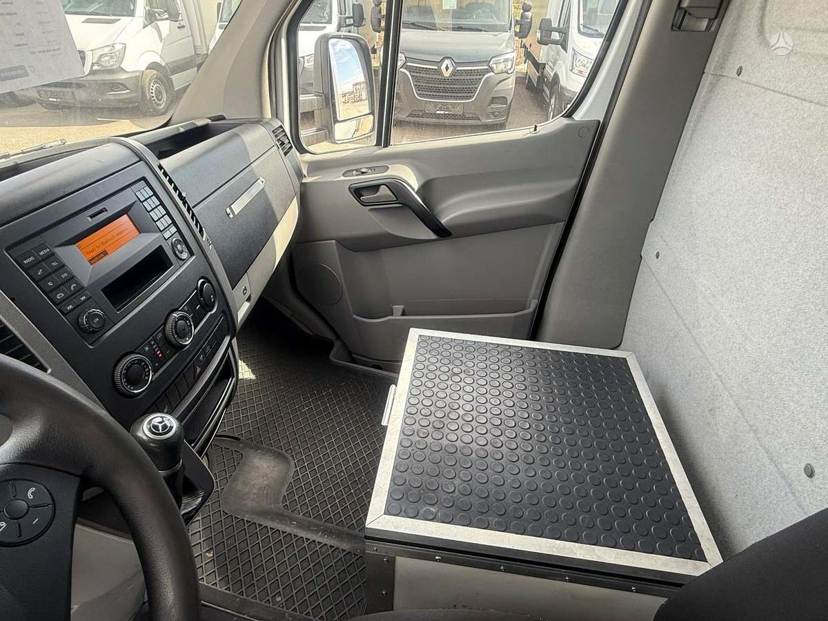Mercedes-Benz Sprinter, cargo van