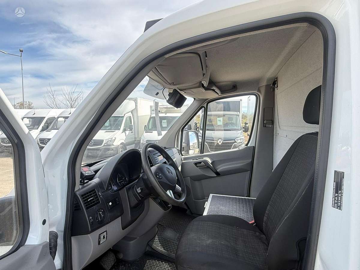 Mercedes-Benz Sprinter, cargo van