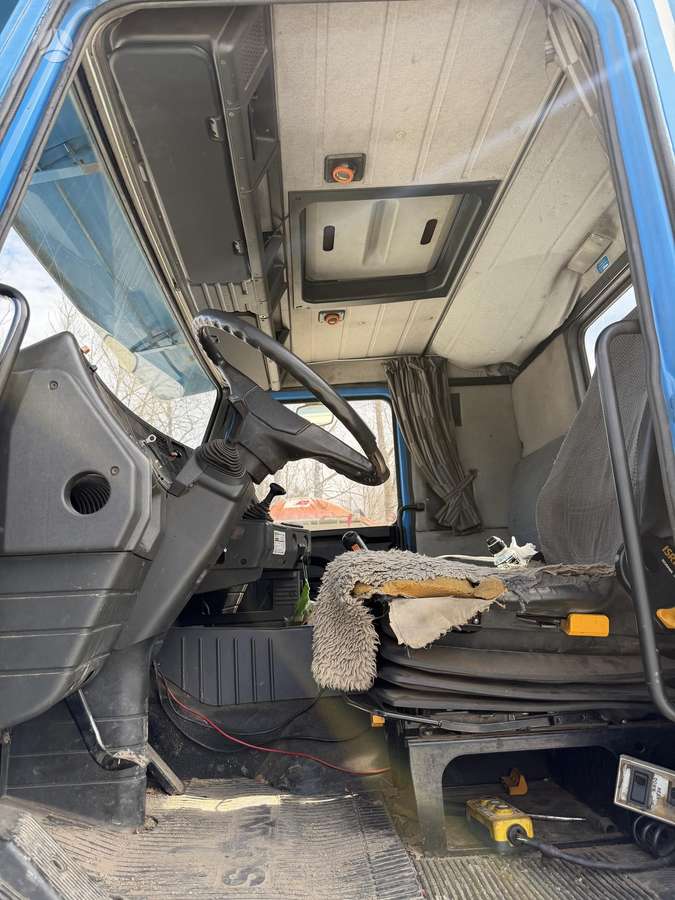 Scania 113 6x2, auto vedēji