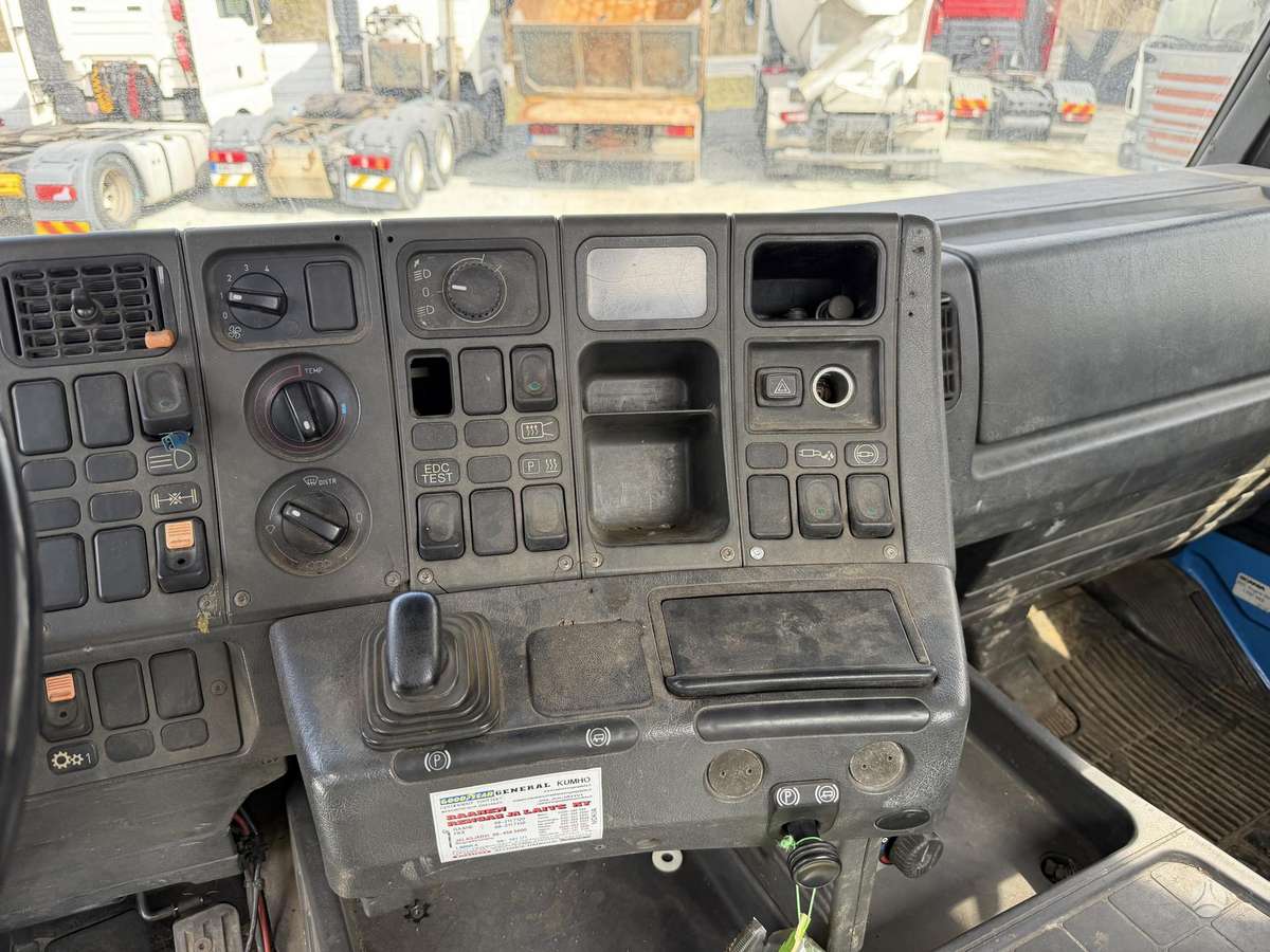 Scania 113 6x2, auto transporters