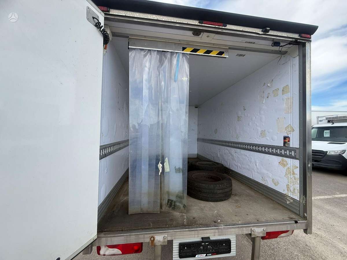 Mercedes-Benz Sprinter, cargo van