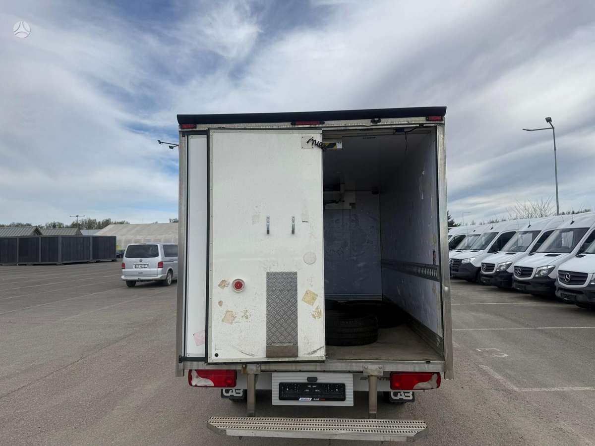 Mercedes-Benz Sprinter, cargo van