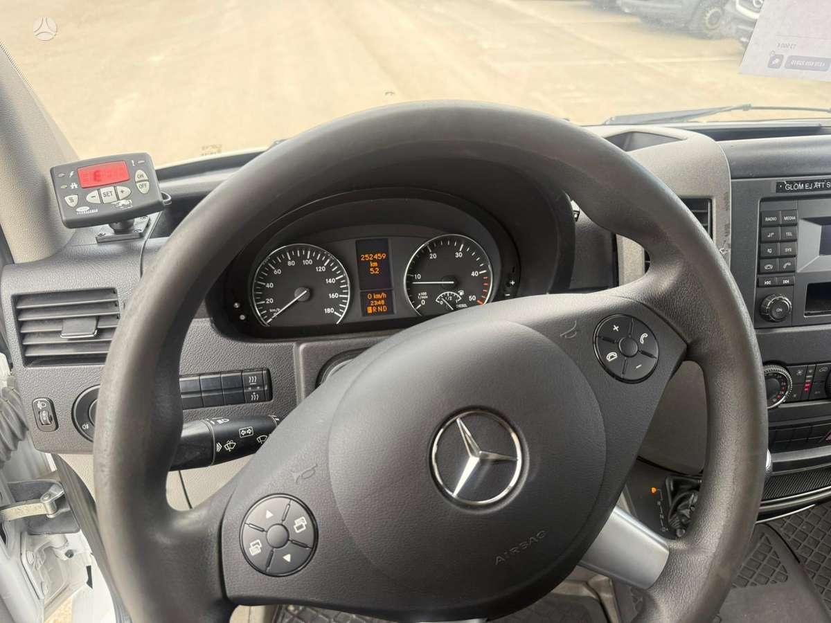 Mercedes-Benz Sprinter, cargo van