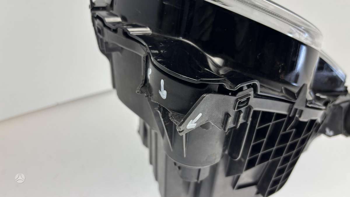 Land Rover Defender, L8B213W030HG, Cen31088