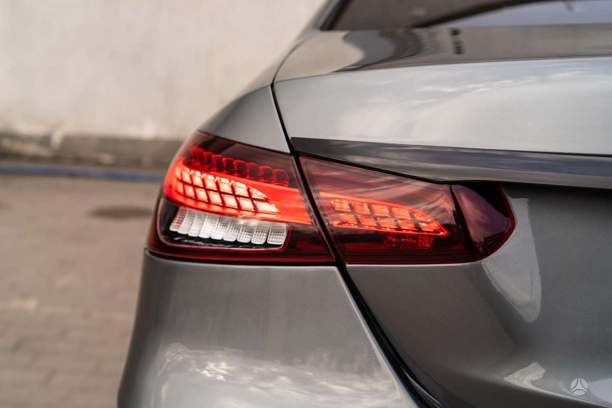 Mercedes-Benz E350, 3.0 l., Седан