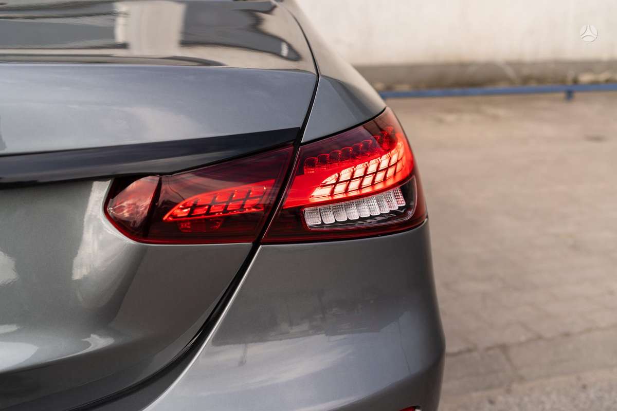 Mercedes-Benz E350, 3.0 l., Седан