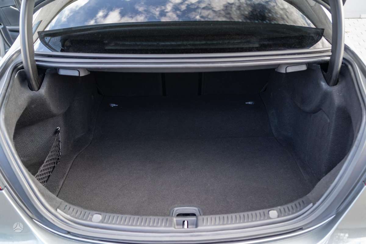 Mercedes-Benz E350, 3.0 l., Седан