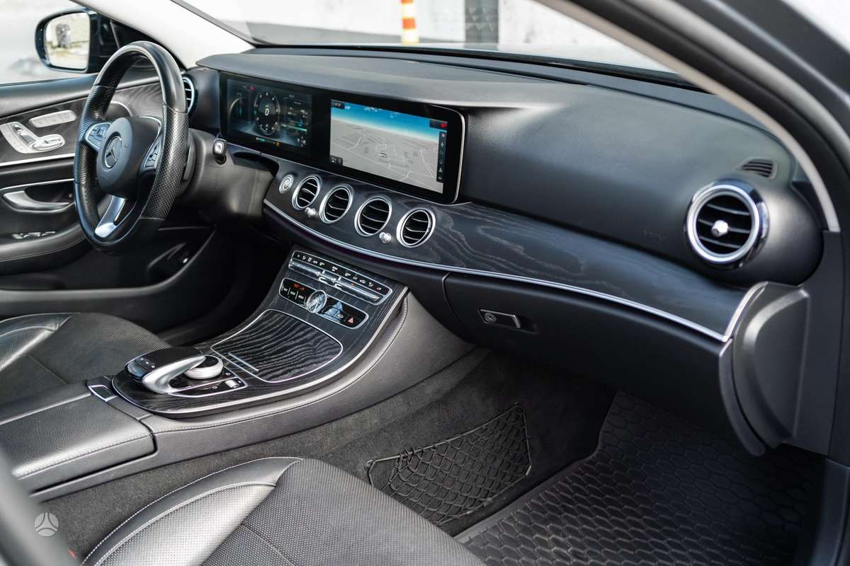 Mercedes-Benz E350, 3.0 l., Седан