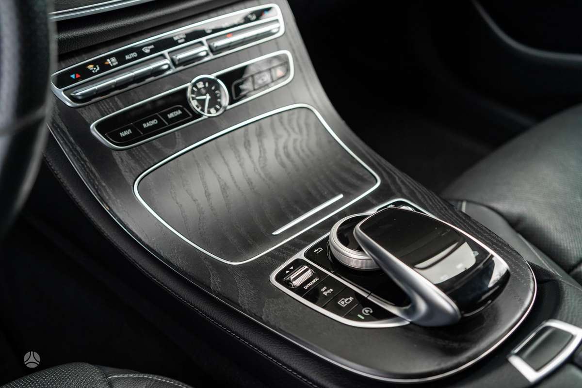 Mercedes-Benz E350, 3.0 l., Седан